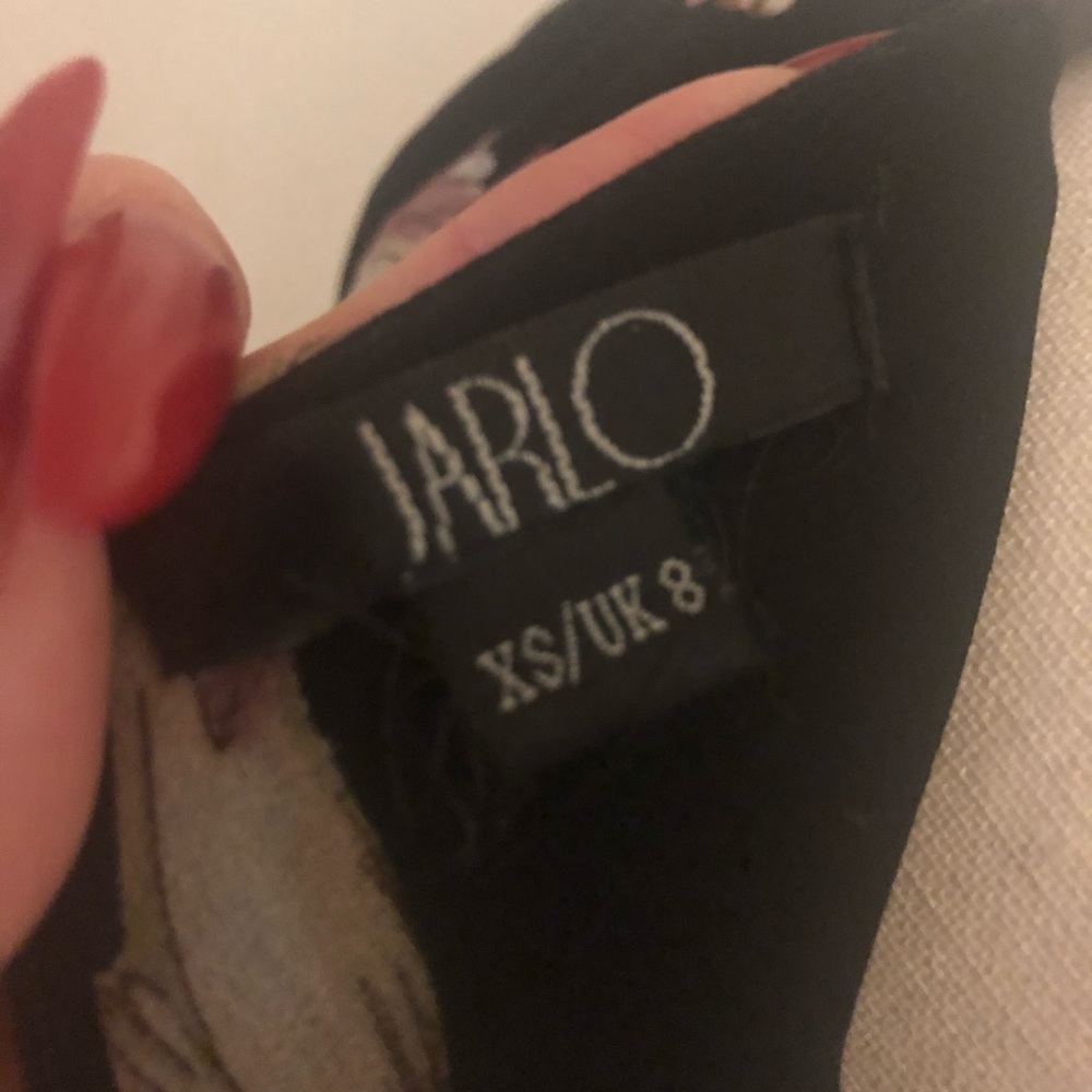 Jarlo - Picture 2 of 6